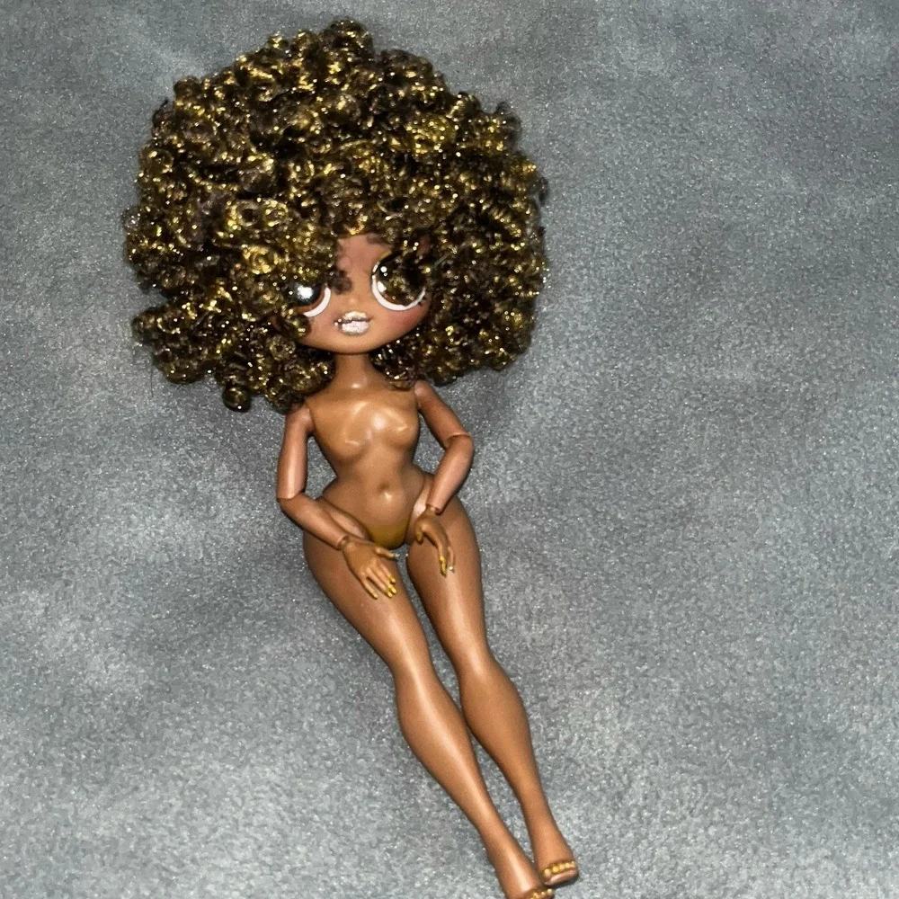 L.O.L. Surprise OMG - Royal Bee Fashion Doll Black/Gold‎ Hair Articulated Nude